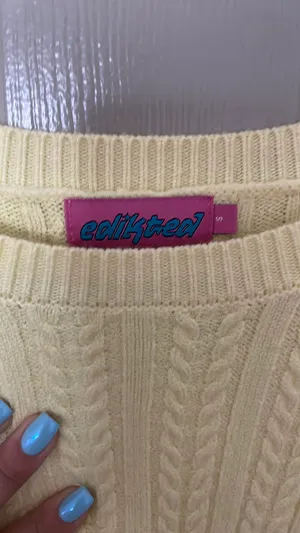 Yellow sweater edikted thumbnail 3