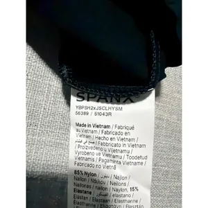 Spanx Womens Medium Black Long Sleeve Active Top Crew Neck Shirt thumbnail 6