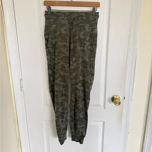 Lululemon Ready to Rulu Jogger Heritage Camo Dark Olive Green Twill thumbnail 4