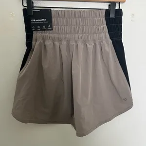 Abercrombie Athletics NWT YPB- Motion Tek Shorts Tan Size XS thumbnail 2