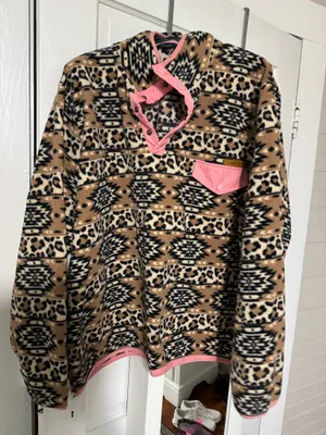 Women’s large simply southern fleece pullover  thumbnail 1