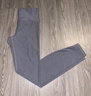 Vuori Women's Clean Elevation Heather Gray Leggings thumbnail 1