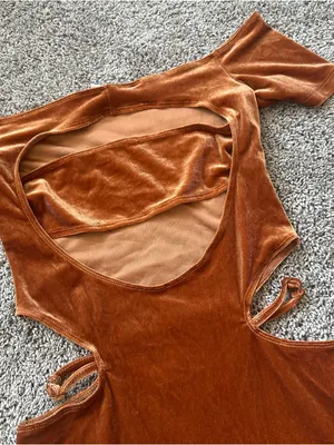 Tic Toc Off-Shoulder Cutout Velvet Mini Dress in Rust thumbnail 3