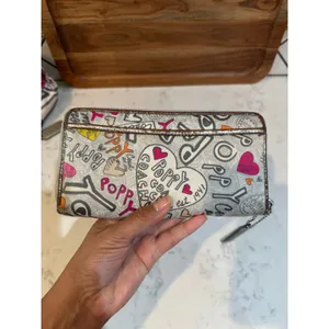 Coach Poppy graffiti heart print hobo bag & Wallet pink orange accents Y2K thumbnail 7