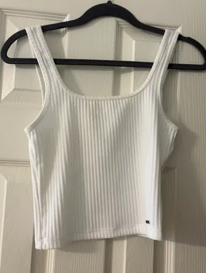 Hollister Tank thumbnail 1