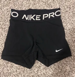 Nike Pro Shorts thumbnail 1
