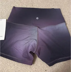 Lululemon Shorts Align High-Rise 4" thumbnail 2