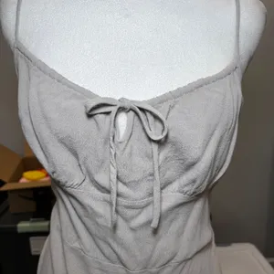 Aritzia Wilfred Bellow Dress 12 Ruched Bodice‎ Midi Bias Cut Gray Smocked Back thumbnail 4