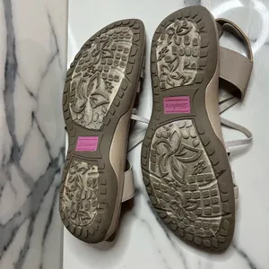 Skechers Women's Taupe Reggae Comfort Takes Two Sandals Sz 9 Outdoors Hiking thumbnail 6