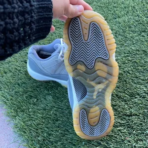 Jordan 11 Cool Gray thumbnail 2