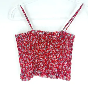 TIMING Cropped Shirred Tank‎ Top Red Floral Size Small thumbnail 3