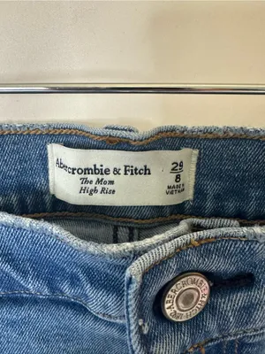 Abercrombie & Fitch Women’s Straight Leg Jeans - Medium Blue Wash thumbnail 6