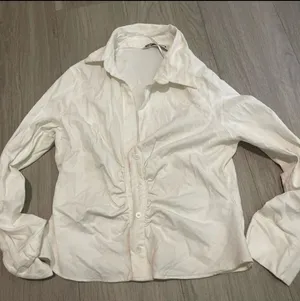 Zara White Textured Button-Front Shirt thumbnail 1
