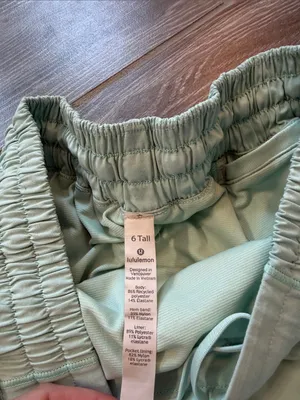 Women's Lululemon Light Mint Hottie Hot Shorts with liner/pocket size 6 Tall thumbnail 2