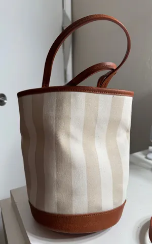 Universal Threads Bucket bag thumbnail 1