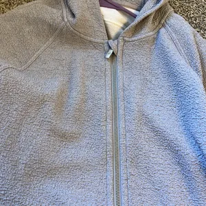 Lululemon Pave New Ways Full-Zip in Glacier Grey / White Size Large thumbnail 6