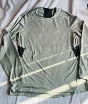 Lululemon Light Gray Performance Tech Long Sleeve Tee thumbnail 2