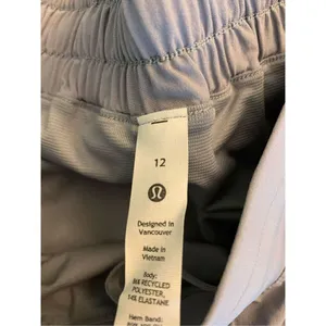 Lululemon Hotty Hot Short II *2.5" W7AUSR gray women's size 12 NEW WITH TAGS thumbnail 5