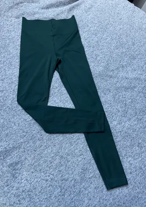 Savage X Fenty Green High-Waisted Athletic Leggings thumbnail 1