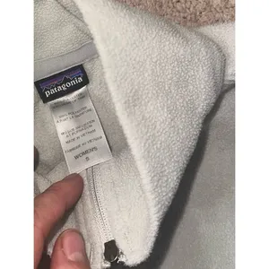 Patagonia women’s zip up thumbnail 2
