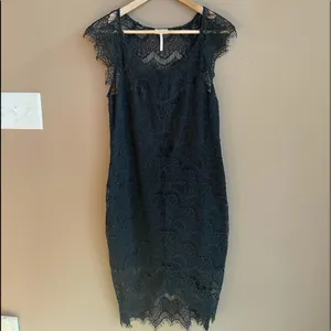 Free People Peekaboo Scalloped Lace Slip Dress‎ in Black Size Small thumbnail 5