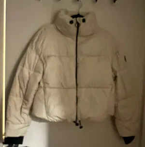 ZARA NWT oyster white water repellent puffer jacket thumbnail 3
