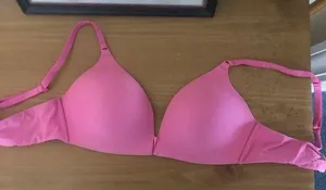 Pink bra thumbnail 1