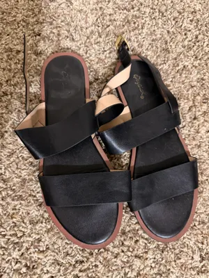 Boutique sandals thumbnail 2