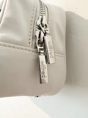 Wilfred Aritzia Lina Bag Ivory Matte Pearl Satin Bowler Zip Handbag 90s Coquette thumbnail 4
