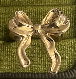 Gorgeous Golden Bow Adjustable Ring Size 6 thumbnail 1