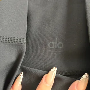 Alo Yoga Women's High Waist Biker Shorts Size: S thumbnail 5