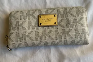 Michael Kors Wallet thumbnail 1