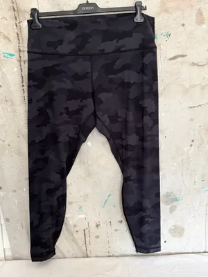 Lululemon Wunder Under High-Rise Tight 28", Full-On Luxtreme Heritage 365 Camo thumbnail 3