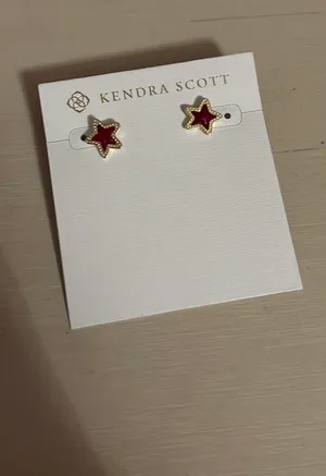Kendra Scott NWT Jae Star Gold Stud Earrings in Maroon Jade thumbnail 2