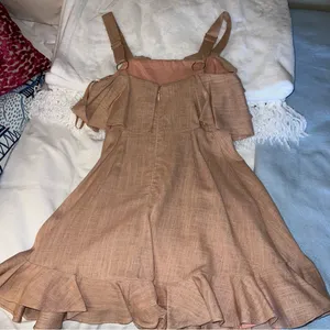 Selfie Leslie ruffle light pink/tan mini dress XS thumbnail 3