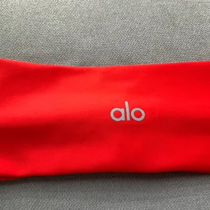 Alo Yoga Airlift Headband Bright Red thumbnail 3