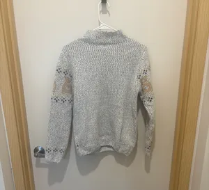 Gray and tan bear sweater Size M thumbnail 3