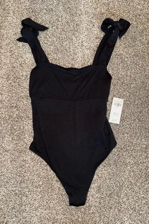 Abercrombie & Fitch Soft A&F Drapey Tie-Shoulder Bodysuit thumbnail 1