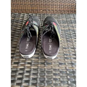 Toms shoes women’s size 7 thumbnail 5