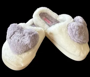 NWOT Barbie White and Purple Plush Faux Fur Heart Slip On Slippers Large 8-9 thumbnail 2