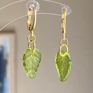 Handmade fairy forest vintage retro aesthetic style simple Czech glass leaf dangle earrings🍃💚 thumbnail 4