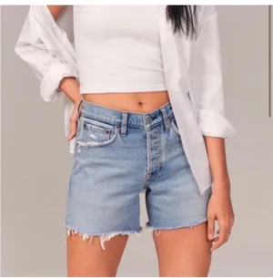 ABERCROMBIE- The Baggy Shorts Curve Love Low Rise Distressed Size 34/18 thumbnail 1