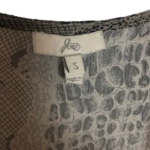 Joie Sheer Animal Print Racerback Tank Top Women’s Size Small Gray Long Layering thumbnail 3
