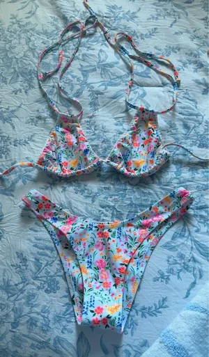 Kulani Kinis Bikini Set thumbnail 1