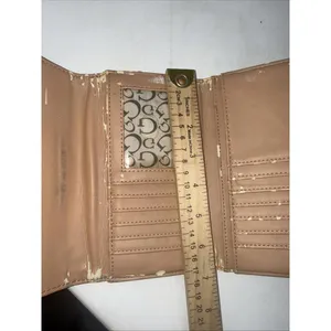 Vintage Guess Tan‎ & White Embossed Leather trifold wallet thumbnail 10
