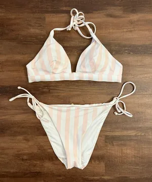 Victoria's Secret Swimwear thumbnail 3