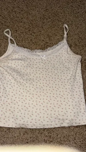 Brandy Melville Crop Top thumbnail 5