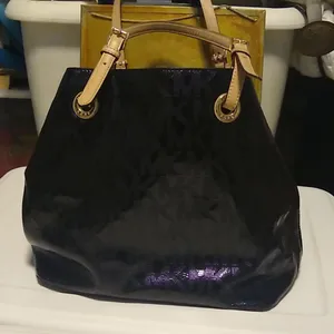 Michael Kors Black Tote Bag thumbnail 1