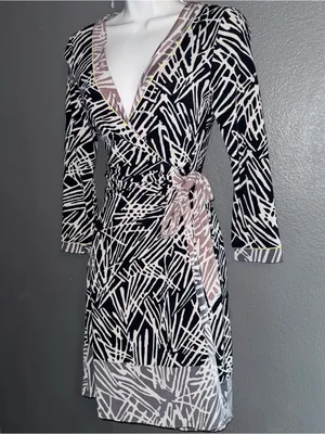 BCBGMAXAZARIA New w $158 Tags Abstract Print Wrap V-Neck Dress XS - Small thumbnail 3