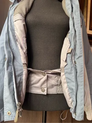 Helly Hansen women’s Y2K vintage colorblock Light Gray and Slate Jacket medium thumbnail 11